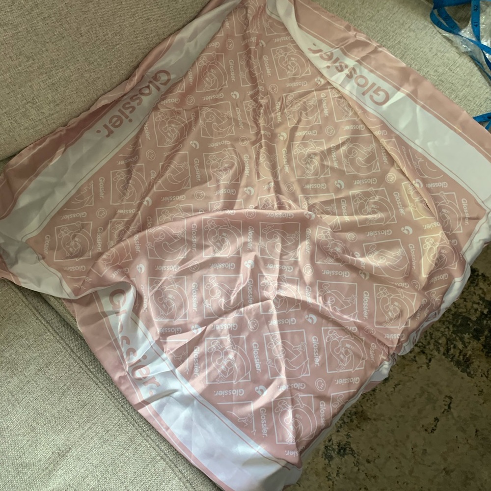 Glossier scarf